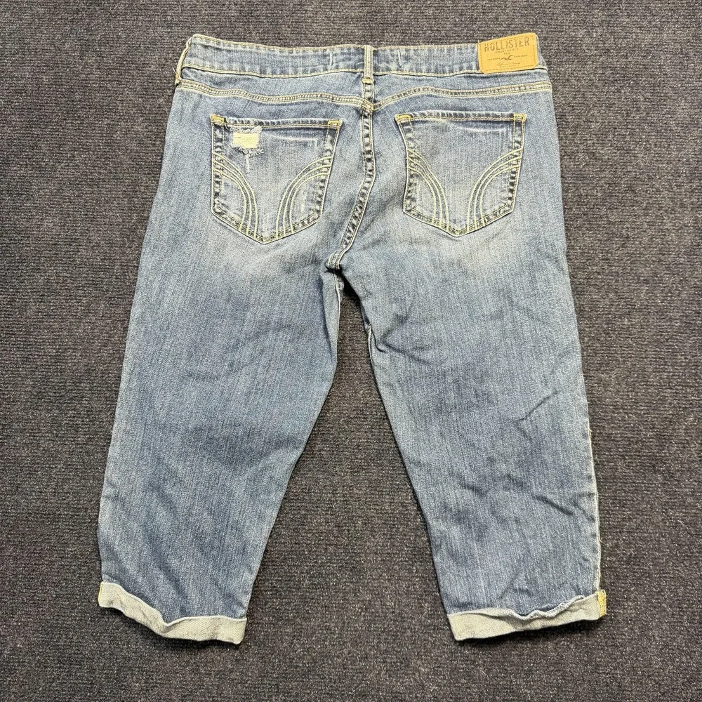Hollister Capri Jeans Womens 7 Medium Wash Blue Distressed Cuffed Stretch Denim
